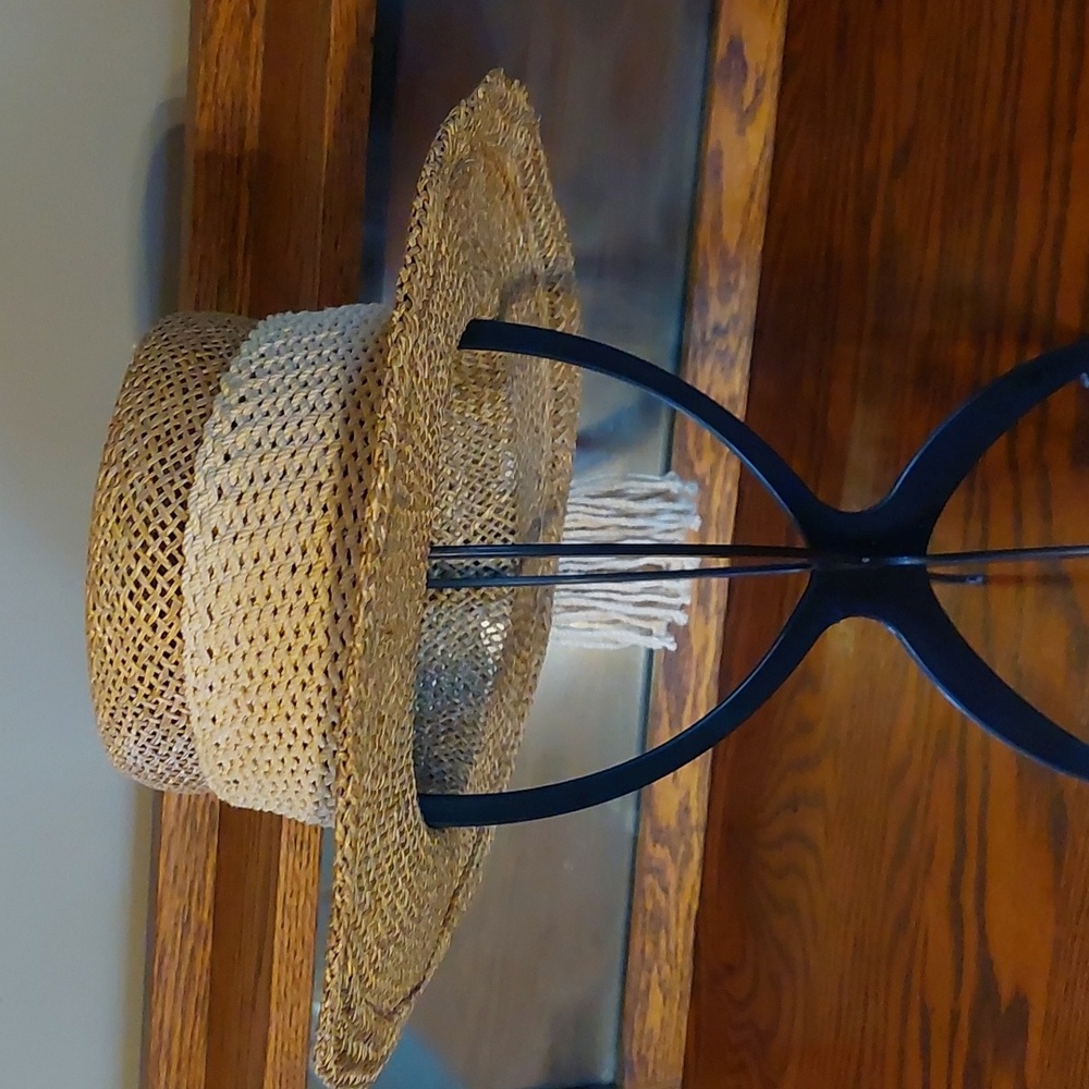 Straw hat - Picture 2 of 3